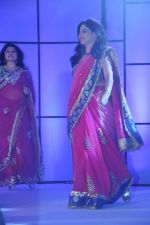  at Pidilite presents Manish Malhotra, Shaina NC show for CPAA in Mumbai on 1st July 2012 (3).JPG
