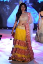 Shamita Shetty at Pidilite presents Manish Malhotra, Shaina NC show for CPAA in Mumbai on 1st July 2012 (161).JPG