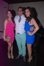 Shazahn Padamsee, Shailendra Singh, Sophie Choudry at DJ magazine launch in F Bar on 6th July 2012 (69).JPG