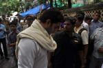 Abhishek Bachchan at Dara Singh funeral in Mumbai on 12th July 2012 (32).JPG