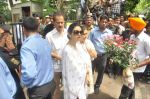 at Dara Singh funeral in Mumbai on 12th July 2012 (100).JPG