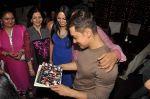 Aamir Khan at trade analyst Amod Mehra_s birthday in Andheri on 13th July 2012 (23).JPG