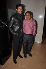 Abhishek Bachchan at trade analyst Amod Mehra_s birthday in Andheri on 13th July 2012 (93).JPG