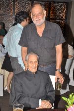 at trade analyst Amod Mehra_s birthday in Andheri on 13th July 2012 (34).JPG
