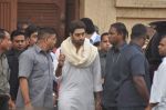 Abhishek Bachchan visit Rajesh Khanna_s home Aashirwad in Mumbai on 18th July 2012 (14).JPG