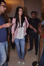 Diana Penty promotes Cocktail in Reliance Digital, Mumbai on 20th July 2012 (12).JPG