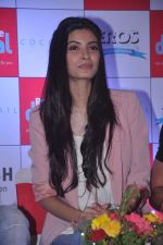 Diana Penty promotes Cocktail in Reliance Digital, Mumbai on 20th July 2012 (25).JPG