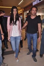 Diana Penty promotes Cocktail in Reliance Digital, Mumbai on 20th July 2012 (78).JPG