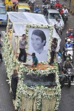 at Rajesh Khanna_s Funeral in Mumbai on 19th July 2012 (102).JPG