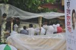 at Rajesh Khanna_s Funeral in Mumbai on 19th July 2012 (37).JPG
