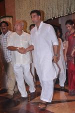 Akshay Kumar at Rajesh Khanna chautha in Mumbai on 21st July 2012 (295).JPG