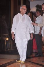 at Rajesh Khanna chautha in Mumbai on 21st July 2012 (197).JPG