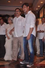 at Rajesh Khanna chautha in Mumbai on 21st July 2012 (250).JPG