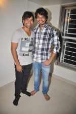 at Manoj Tiwari_s house warming party in Andheri, Mumbai on 23rd July 2012 (25).JPG