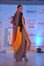 Alecia Raut at the launch of Lakme Timeless collection  in Taj Land_s End on 24th July 2012 (2).JPG