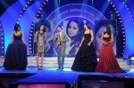 Genelia D Souza, Vishal Malhotra at the Finale of UTVstars Lux The Chosen One on 25th July 2012 (10).jpg
