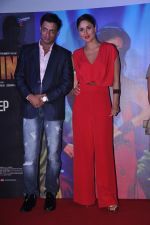 Kareena Kapoor, Madhur Bhandarkar at Heroine Film First look in Cinemax, Mumbai on 25th July 2012 (40).JPG