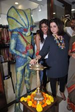 Farah Khan, Chitrangada Singh promote Joker with Aliens in Mumbai on 26th July 2012 (116).JPG