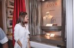 Raageshwari Loomba at Nisha Jamwal previews her Greece Collection Jewellery at Zoya in Taj Mahal palace and Hotel on 26th July 2012 (83).JPG