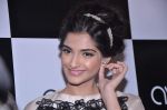 Sonam Kapoor at Ave 29 Event Gallery Opening in Hughes Road on 27th July 2012 (166).JPG