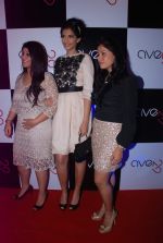 Sonam Kapoor at Ave 29 Event Gallery Opening in Hughes Road on 27th July 2012 (195).JPG