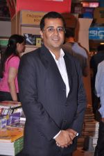 Chetan Bhagat  at Mercedez Benz magazine anniversary issue launch in Crossword,Mumbai on 30th July 2012 (6).JPG