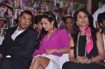 Malaika Arora Khan,Shobha De,Chetan Bhagat at Mercedez Benz magazine anniversary issue launch in Crossword,Mumbai on 30th July 2012 (32).JPG