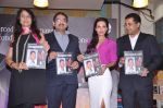 Malaika Arora Khan,Shobha De,Chetan Bhagat at Mercedez Benz magazine anniversary issue launch in Crossword,Mumbai on 30th July 2012 (45).JPG