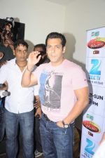 Salman Khan on the sets of Lil Masters in Famous,Mumbai on 30th July 2012 (23).JPG