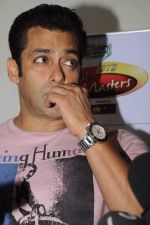 Salman Khan on the sets of Lil Masters in Famous,Mumbai on 30th July 2012 (18).JPG