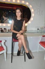 Amrit Maghera gets a new look by Cory Walia at Lakme Absolute event  on 3rd Aug 2012 (17).JPG