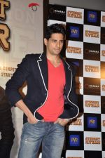 Siddharth Malhotra at Student of the Year first look in PVR on 2nd Aug 2012 (376).JPG
