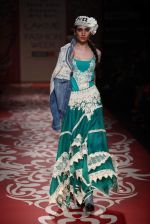 Model walk the ramp for Ritu Beri show at Lakme Fashion Week Day 1 on 3rd Aug 2012 (81).JPG