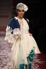 Model walk the ramp for Ritu Beri show at Lakme Fashion Week Day 1 on 3rd Aug 2012 (88).JPG