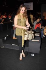 Laila Khan Rajpal at Lakme Fashion Week Day 3 on 5th Aug 2012_1 (54).JPG