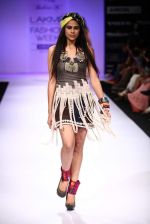 Model walk the ramp for Babita Malkani show at Lakme Fashion Week Day 2 on 4th Aug 2012 (31).JPG