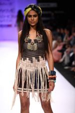 Model walk the ramp for Babita Malkani show at Lakme Fashion Week Day 2 on 4th Aug 2012 (32).JPG