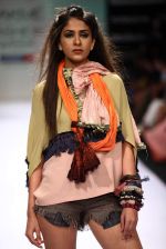 Model walk the ramp for Babita Malkani show at Lakme Fashion Week Day 2 on 4th Aug 2012 (34).JPG