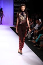 Model walk the ramp for Babita Malkani show at Lakme Fashion Week Day 2 on 4th Aug 2012 (7).JPG