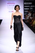 Model walk the ramp for Komal Sood, Pernia Qureshi show at Lakme Fashion Week Day 2 on 4th Aug 2012 (107).JPG