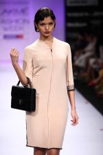 Model walk the ramp for Komal Sood, Pernia Qureshi show at Lakme Fashion Week Day 2 on 4th Aug 2012 (140).JPG