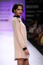 Model walk the ramp for Komal Sood, Pernia Qureshi show at Lakme Fashion Week Day 2 on 4th Aug 2012 (144).JPG