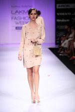 Model walk the ramp for Komal Sood, Pernia Qureshi show at Lakme Fashion Week Day 2 on 4th Aug 2012 (145).JPG