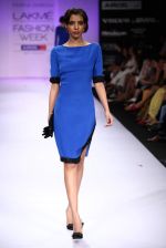 Model walk the ramp for Komal Sood, Pernia Qureshi show at Lakme Fashion Week Day 2 on 4th Aug 2012 (162).JPG