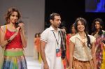 Model walk the ramp for Mayank and Shraddha Nigam show at Lakme Fashion Week Day 3 on 5th Aug 2012 (1).JPG