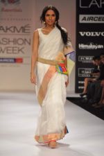 Model walk the ramp for Mayank and Shraddha Nigam show at Lakme Fashion Week Day 3 on 5th Aug 2012 (2).JPG