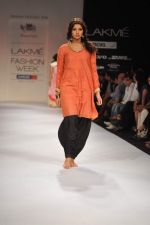 Model walk the ramp for Mayank and Shraddha Nigam show at Lakme Fashion Week Day 3 on 5th Aug 2012 (32).JPG