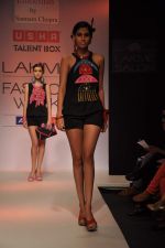 Model walk the ramp for Sannam Chopra Talent Box show at Lakme Fashion Week Day 2 on 4th Aug 2012 (7).JPG