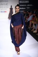 Model walk the ramp for Shift,Payal Khandwala,Roma Narsinghani show at Lakme Fashion Week Day 2 on 4th Aug 2012 (143).JPG