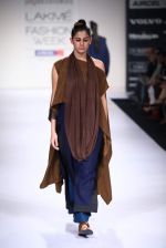 Model walk the ramp for Shift,Payal Khandwala,Roma Narsinghani show at Lakme Fashion Week Day 2 on 4th Aug 2012 (144).JPG